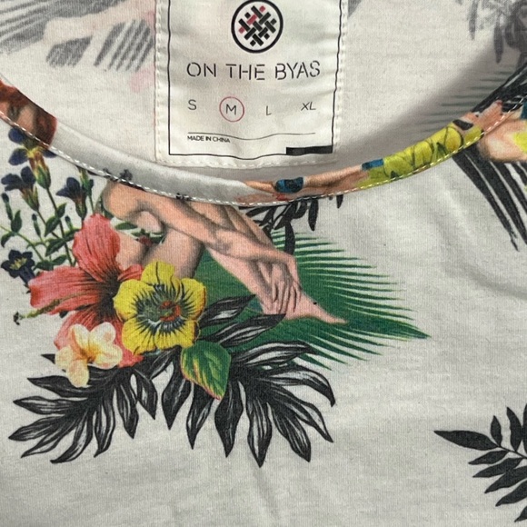 On the byas White Tropical Palm Print Tank Top - Picture 2 of 9